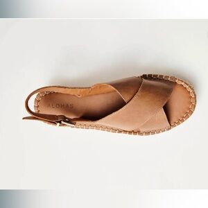 BNWT - Alohas leather sandals